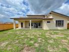 Espaciosa residencia de esquina para alquiler en Urbanización La Fontana, David, Chiriquí