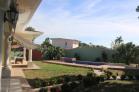 Se alquila o vende casa amoblada con PISCINA en Barriada de clase alta. David, Chiriquí